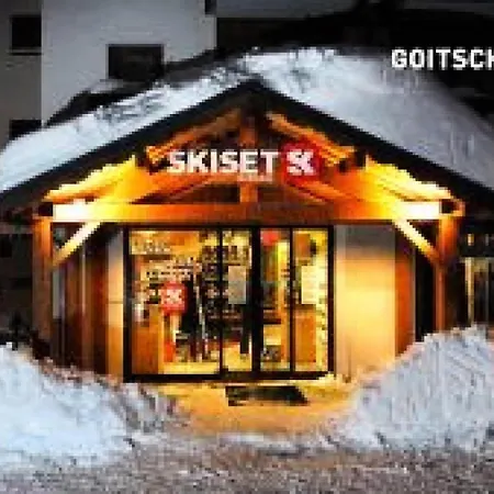 Reine Blanche - Et Bien Equipe Pour 4 Personnes Entree De Station Mae-7702 *